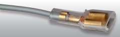 [KRT2-48-PVC-WH]  kryt pro lisovací konektor objímku plochou š. 4,8 mm, měkčené PVC (vinyl), ø kabel. otvoru: 2,4 / 3,6 mm, bílá