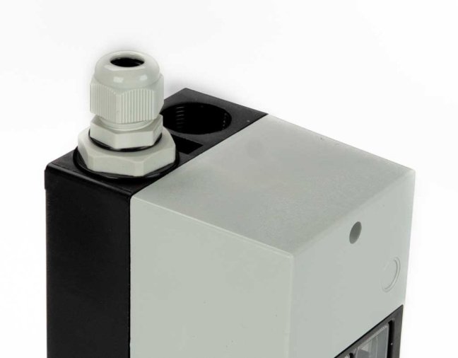 [MREP-25-16] plastová redukce, M25 x1.5 / M16 x1.5, nylon 66, šedá RAL 7035, flexibilní PVC-těsnící O-kroužek