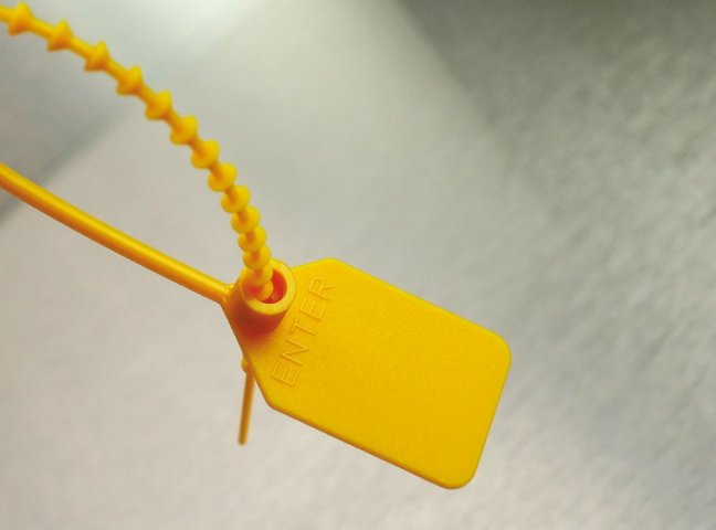 [S-BP-1-190-04]  plastová bezpečnostní plomba ARIELA SEAL se štítkem 23,7 x 17,5 mm, Ø 2,9 mm, d. 191,5 mm, nylon 66, žlutá